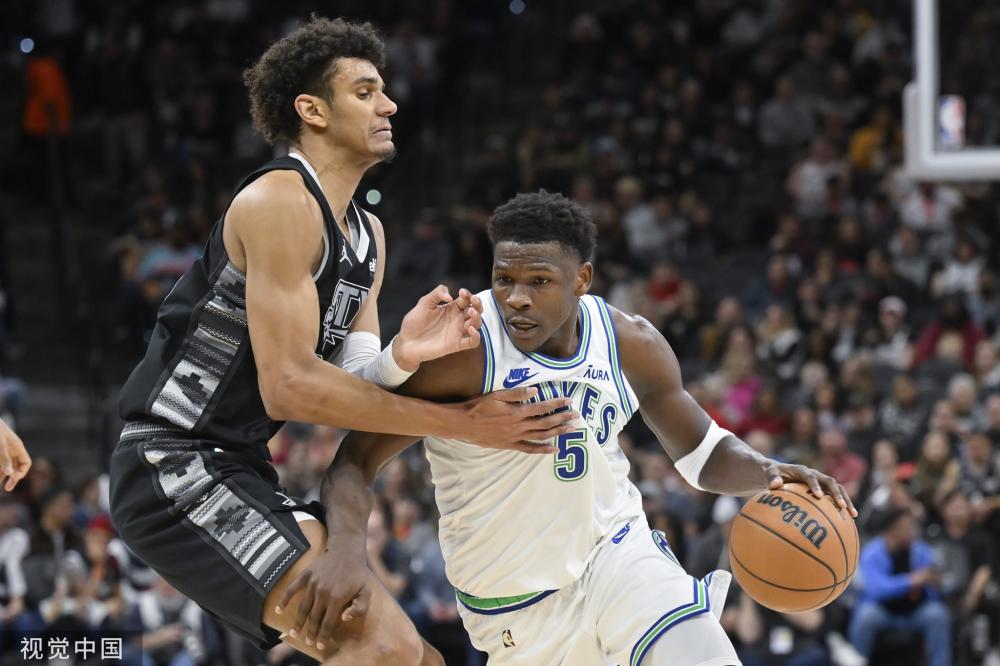 阿尔瓦雷斯 阿尔瓦雷斯