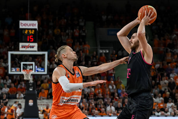 惊喜与震撼 惊喜与震撼